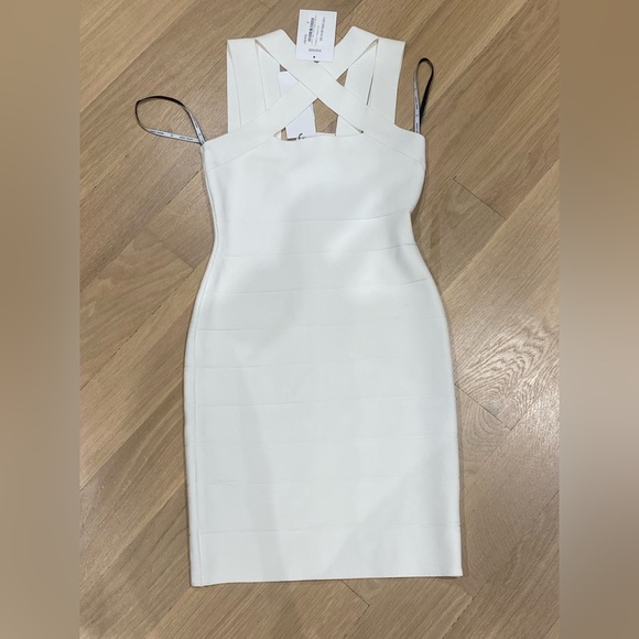 Selling a gorgeous BNWT white Herver  Leger dress is a size small - Picture 2 of 4